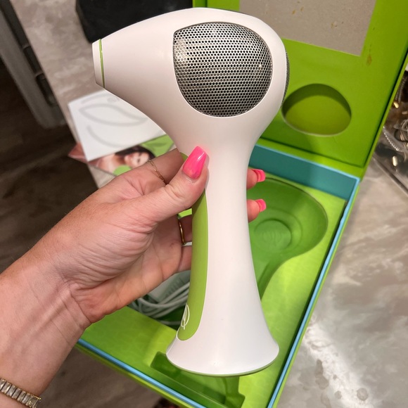 Bath & Body Tria Beauty Laser Hair Removal Gun Tool At Home Kit With